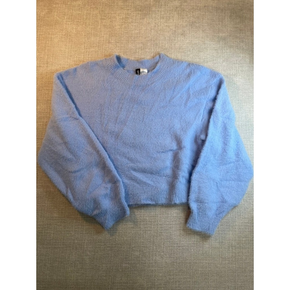 HM Divided Light Blue Fuzzy Cropped Crewneck Sweater Small